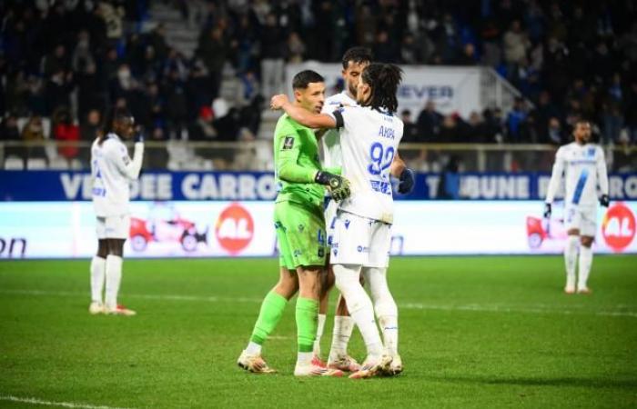 ¿Quién es De Percin, el mejor jugador del Auxerre en el partido contra el Lille? (Auxerre)