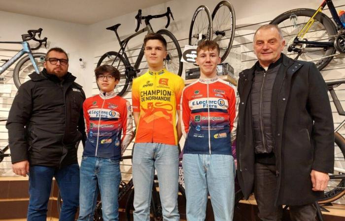 En Orne, tres amigos promocionan su club ciclista a nivel nacional