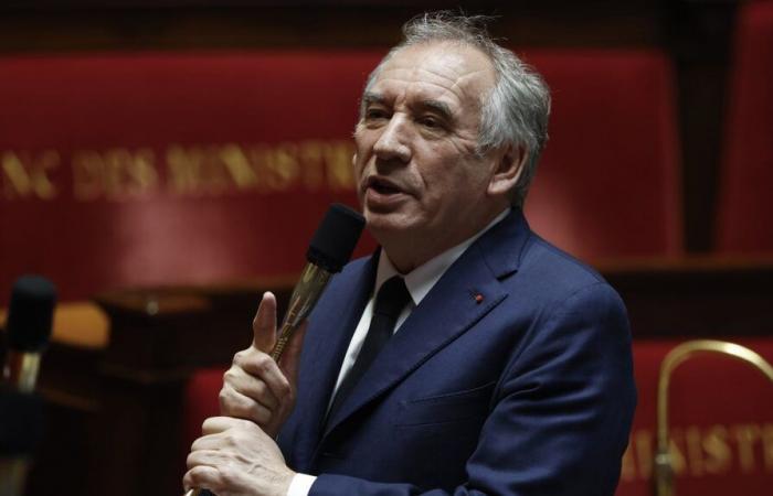 François Bayrou acudirá el viernes al ayuntamiento de Pau para la ceremonia de bienvenida a bordo de un vuelo comercial