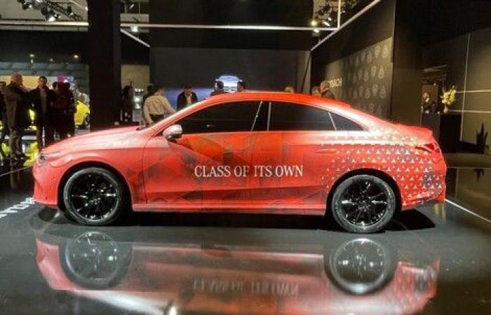 El Mercedes CLA sigue tímido en el Salón del Automóvil de Bruselas 2025