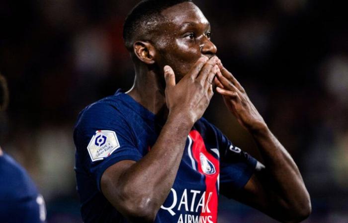 PSG: Llega el sustituto de Kolo Muani por 15M€, ¡la sorpresa es total!