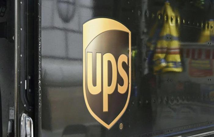 Empleado de UPS que robó paquetes para ser entregados arrestado en Sherbrooke