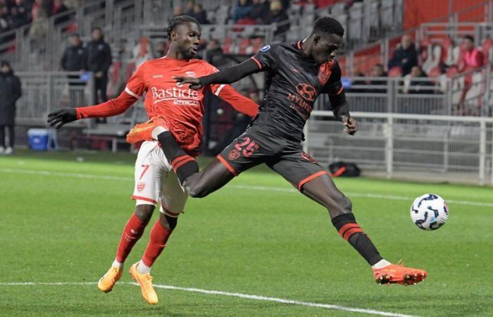 Olympique de Nîmes: tras la derrota (1-2) al final del partido contra el líder, el Nancy, las notas de los Crocos