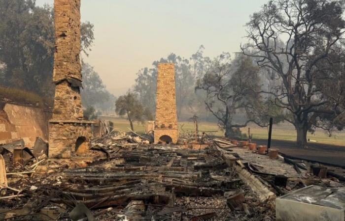 Mientras las llamas de los incendios forestales consumen joyas arquitectónicas, un éxito para la ‘vieja California’