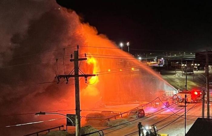 36 familias desplazadas tras devastador incendio en Iqaluit