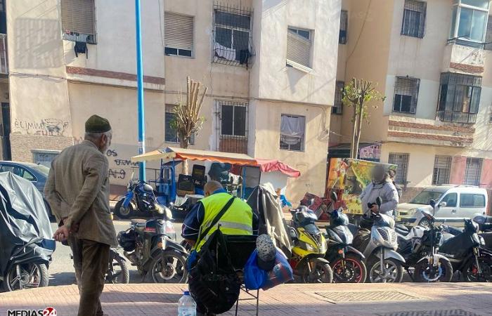 Vigilantes de aparcamientos y vehículos en Casablanca: un plan de reestructuración para acabar con la anarquía