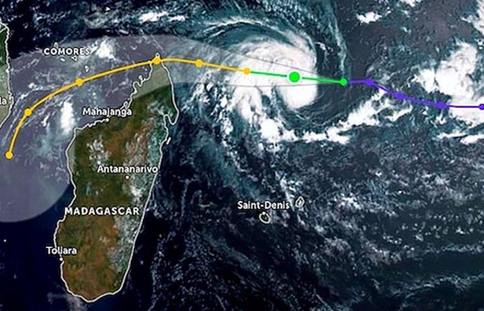 Fuerte tormenta tropical Dikeledi afectará el norte de Madagascar