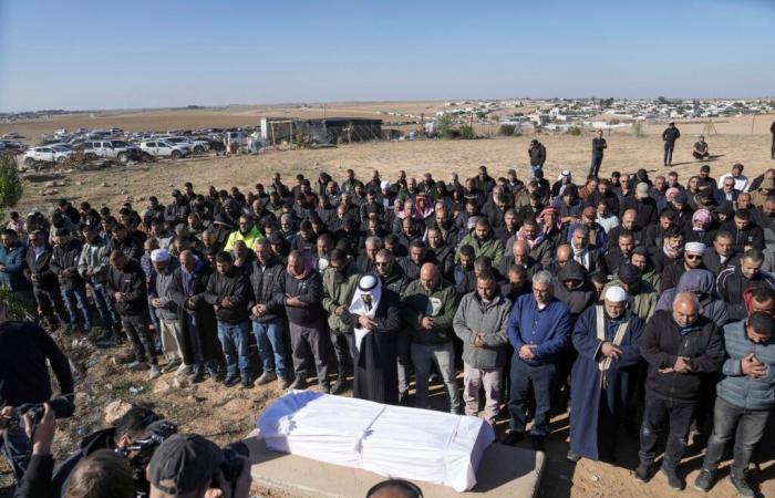 Miles de personas en el funeral de Youssef Ziyadne, pero ningún funcionario electo de la coalición