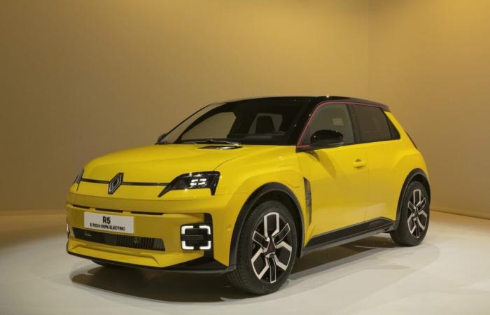 ¡El Renault 5 eléctrico es el Coche del Año 2025!