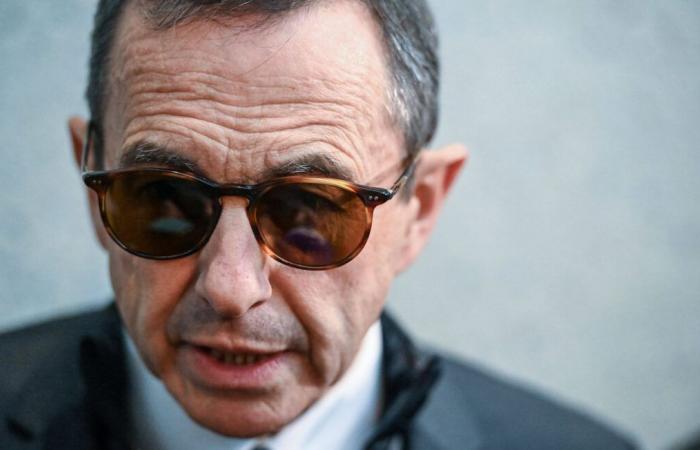 En Nantes, Bruno Retailleau luce sus gafas de sol bajo la lluvia… “No es un capricho de un actor americano”