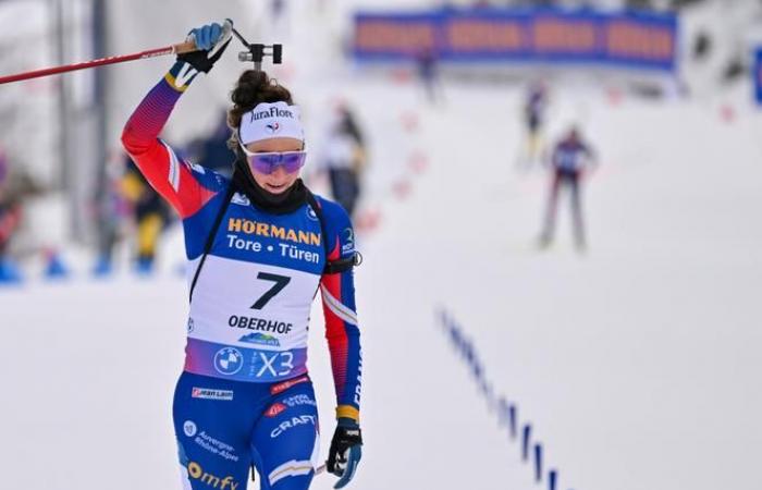 El biatleta francés Lou Jeanmonnot gana la persecución de Oberhof