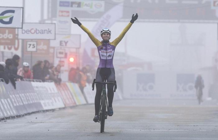 Sanne Laurijssen se lleva el título belga de ciclocross entre las chicas junior, Lentel Huys es la mejor debutante