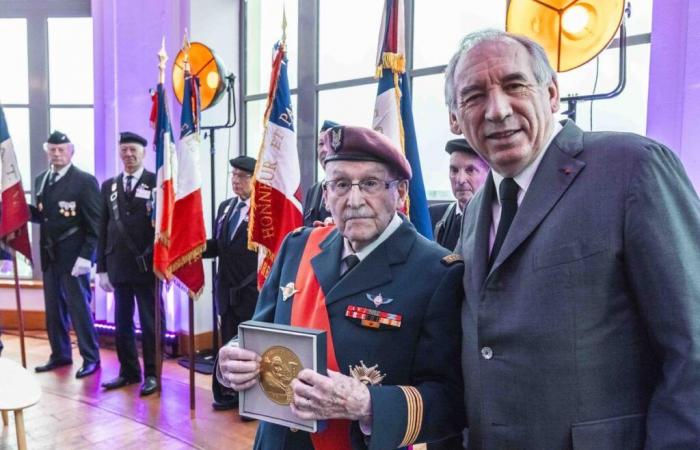 El héroe Achille Muller recibe la medalla de oro de la ciudad de Pau