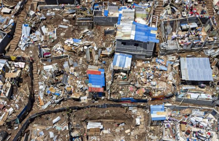 Mayotte entró en alerta roja de ciclón este sábado por la noche, menos de un mes después del devastador paso de Chido.