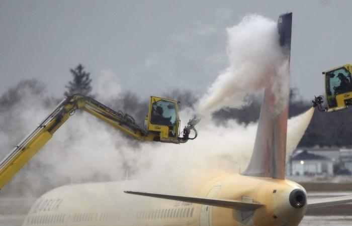 Tormenta en el sur de Estados Unidos: miles de vuelos cancelados