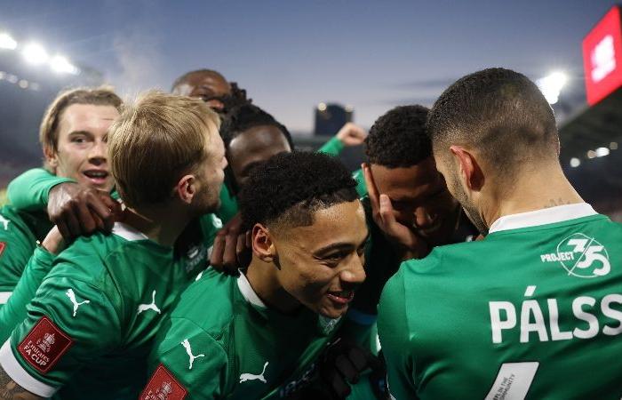 Argyle sorprende a los Bees y alcanza la cuarta ronda de la Copa FA de los Emiratos