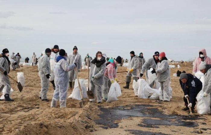 Cómo miles de voluntarios afrontan los fallos de la administración rusa