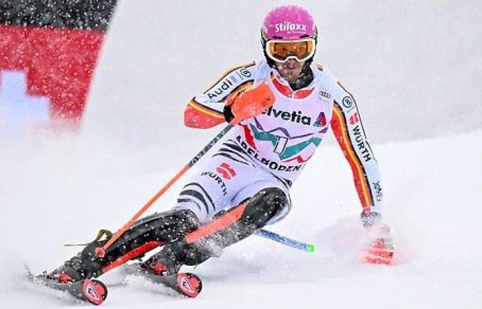 Esquí alpino: Feller lidera el slalom de Adelboden