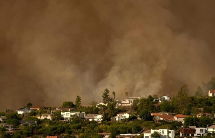 Los incendios se propagan a nuevas zonas.