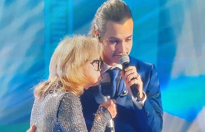 Valerio Scanu en Ahora o nunca, Rita Pavone se equivoca con la letra de la canción/ Web: “Dúo vergonzoso”