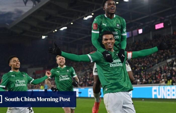 Plymouth sorprende a Brentford en la Copa FA, Walker abandona el City, Alexander-Arnold responde a las críticas