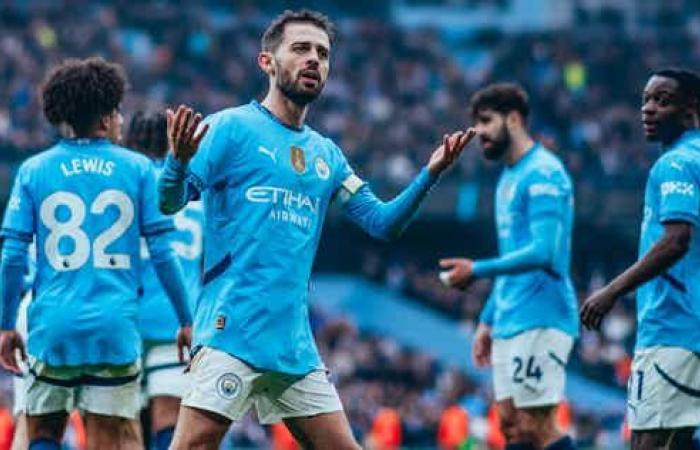 Mubama debuta con la absoluta contra Salford como uno de los nueve cambios del City