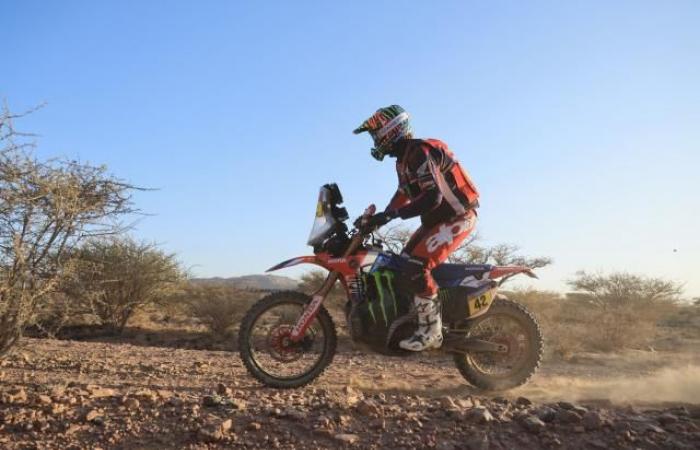 Ricky Brabec gana la sexta etapa del Dakar de motos, Adrien Van Beveren roza a los líderes