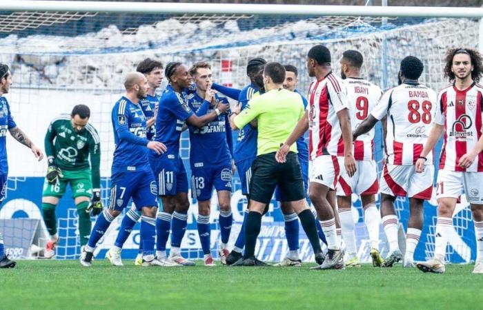 Bastia humilla a un Ajaccio diez en el derbi corso