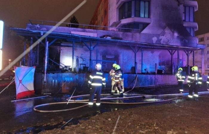 Mueren seis personas en incendio de restaurante