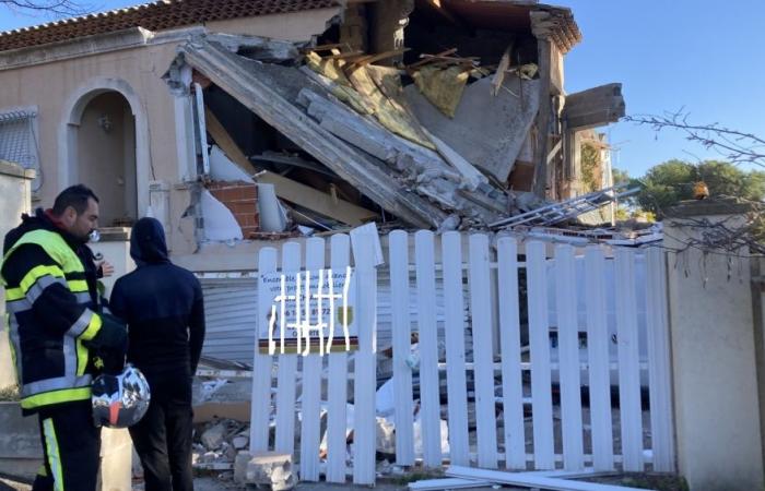 Una casa destruida en gran parte por una explosión este domingo en Carry-le-Rouet