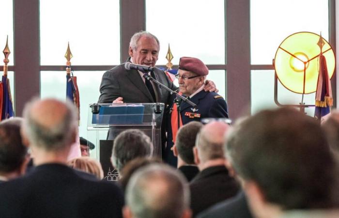 Achille Muller recibe la medalla de oro de la ciudad de Pau