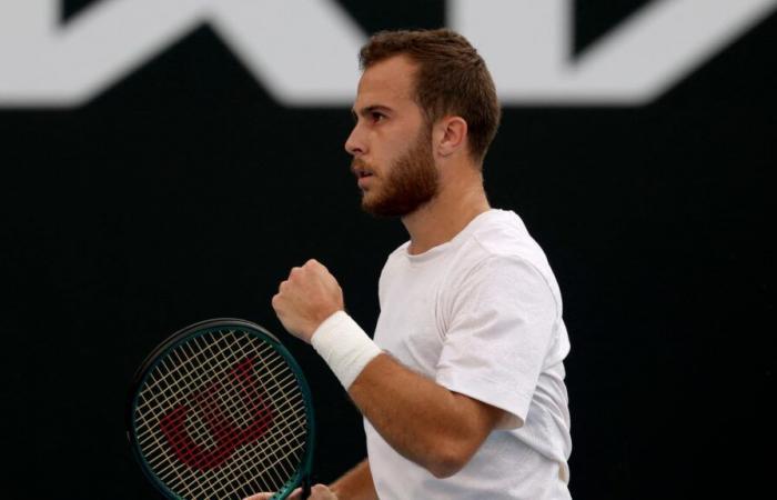 Arthur Fils y Hugo Gaston avanzan a la segunda ronda, Diane Parry eliminada