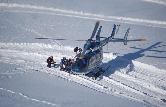 Un niño gravemente herido al caer de un telesilla en los Altos Alpes