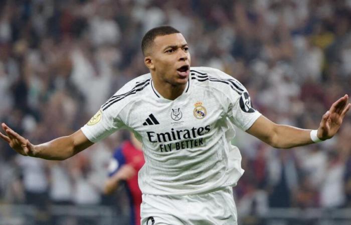 Real Madrid – Barça: las grandes estadísticas de Mbappé, que iguala a Benzema pese a la gran derrota