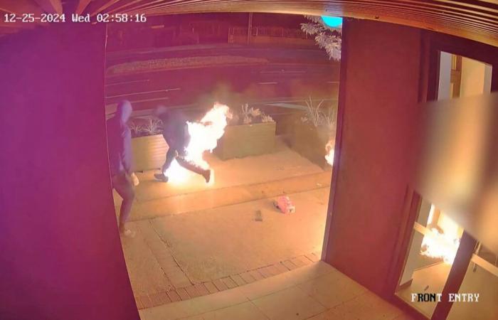 La policía busca al pirómano fallido que prendió fuego a sus pantalones en lugar de a un restaurante