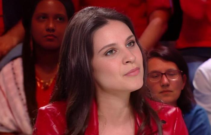 Apolline de Malherbe hace de traviesa en vivo en BFMTV, su guiño a un sitio de cine olé-olé