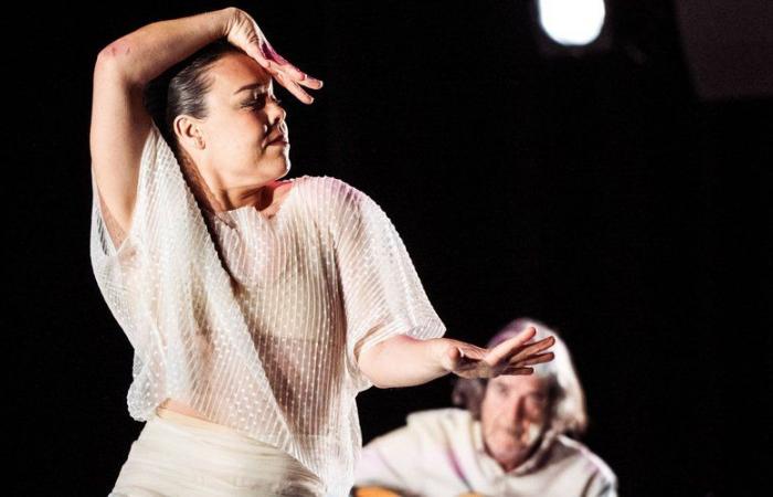 Rocío Molina en el Festival Flamenco de Nîmes, autorretrato con tres guitarras