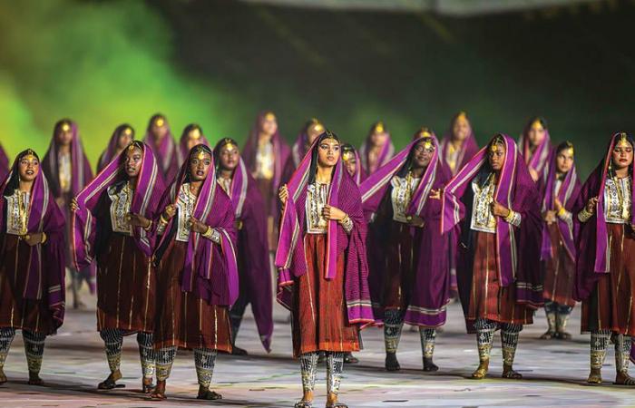 El orgullo y la cultura omaníes brillan en un vibrante festival