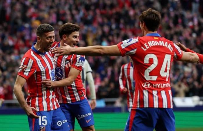 El Atlético de Madrid firma su 14ª victoria consecutiva y se pone líder en La Liga