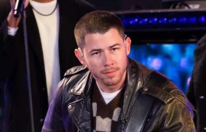 Nick Jonas se pregunta cuánto compartir en las redes sociales