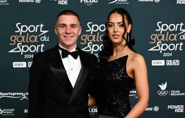 EN FOTOS. Remco Evenepoel y Oumi brillan en la alfombra roja de la Gala del Deporte, Bashir Abdi llega con muletas