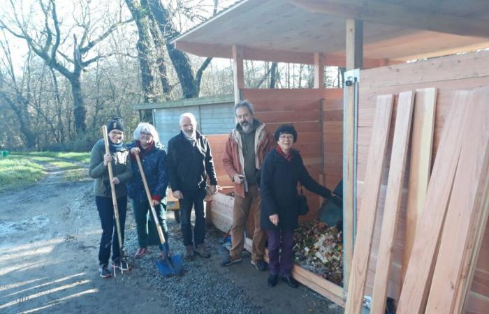 Cada semana, 250 kg de biorresiduos se depositan en este pabellón de compostaje de esta localidad de Vendée