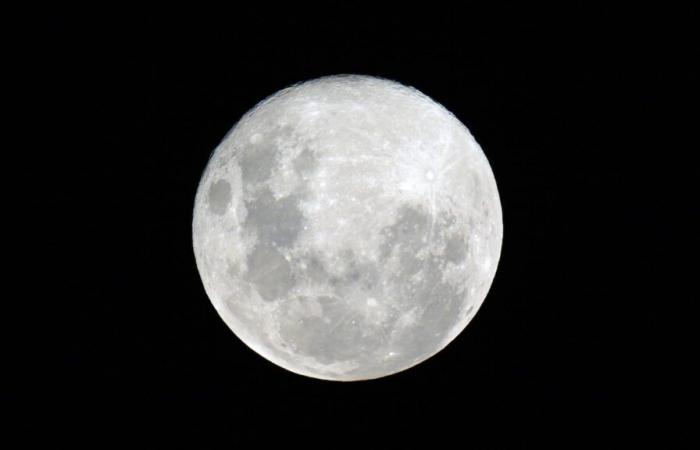 ¿Qué es la Luna llena del Lobo, la primera de 2025?