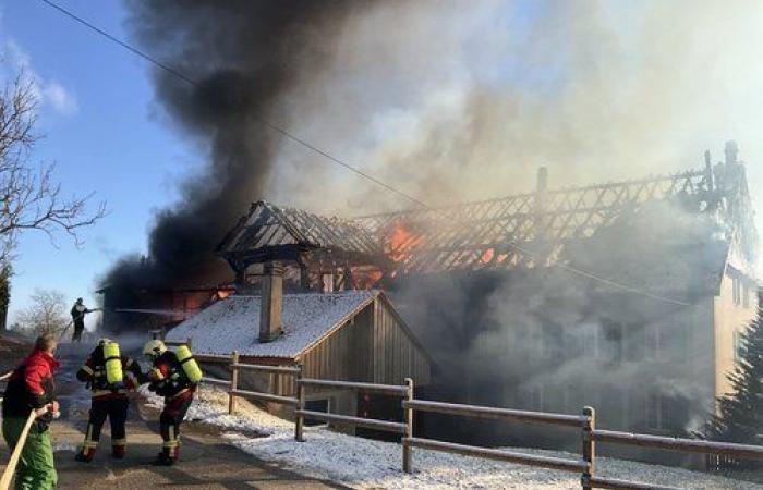 Incendio de un campesino en Peney-le-Jorat, en el municipio de Jorat-Menthue