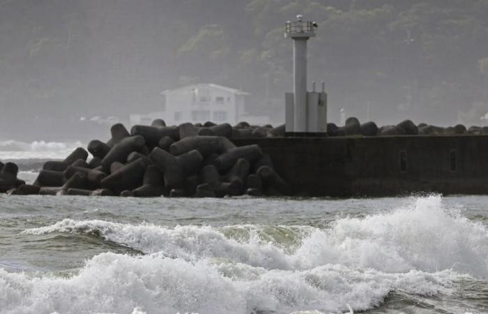 Japón es golpeado por un terremoto y se emite alerta de tsunami