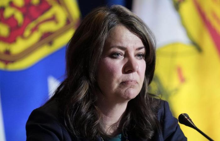 La primera ministra de Alberta, Danielle Smith, teme una crisis de unidad nacional