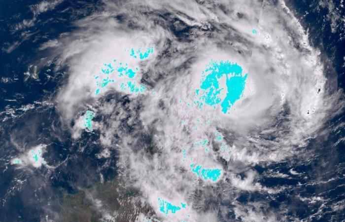 Tras el paso de la tormenta tropical Dikeledi, Mayotte sigue en alerta roja