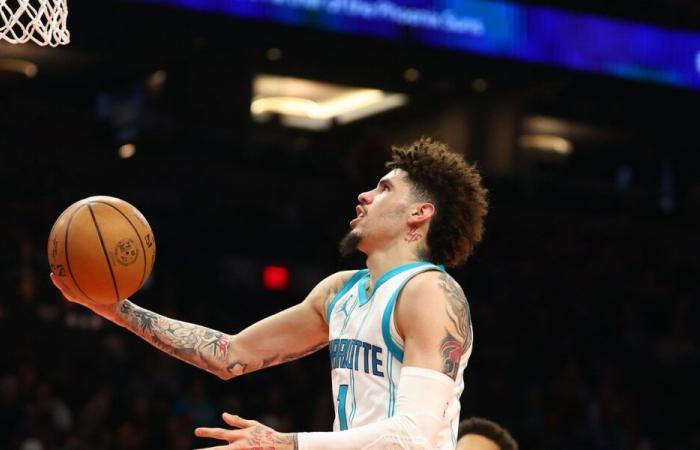 LaMelo Ball brilla con 25 puntos y 11 asistencias en la derrota de los Hornets ante los Suns (12/01/25)