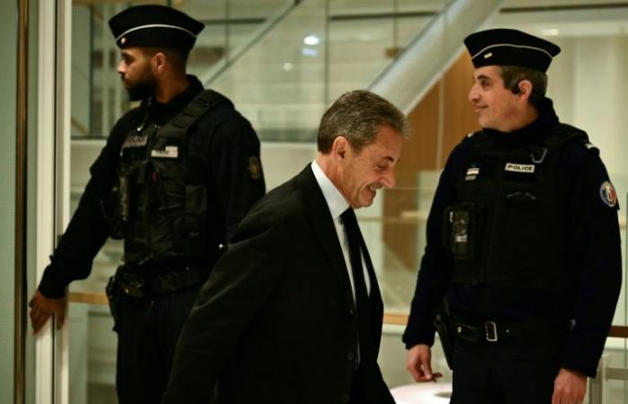 En el juicio, Nicolas Sarkozy enciende su “excepcional” campaña de 2007