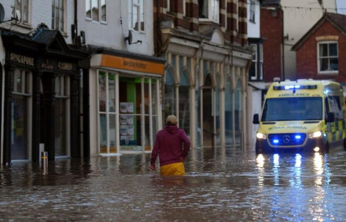 Las inundaciones amenazan al país – Ver el documental completo